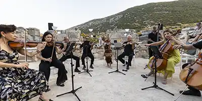 Concert set in Ephesus